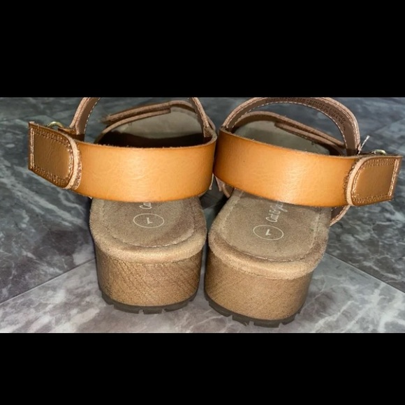 Cat & jack girl addison wedges size 1 - Picture 5 of 6